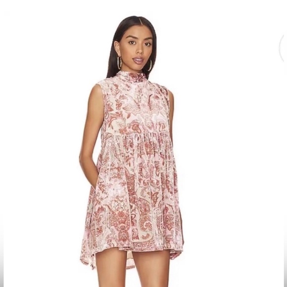 Free People Dresses & Skirts - 💕🎉 HOST PICK 🎉💕 NWT Free People All The Time velvet mini dress in pink and cream